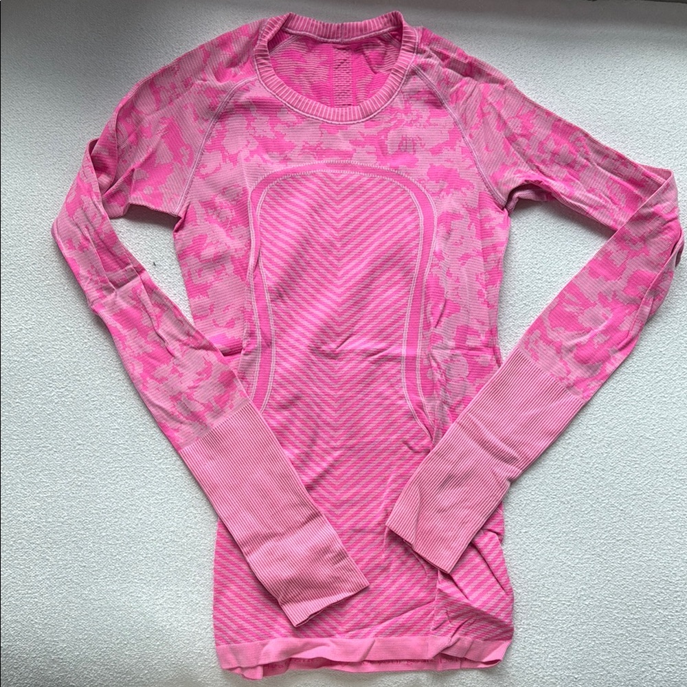 Lululemon Run Swiftly pink size 4